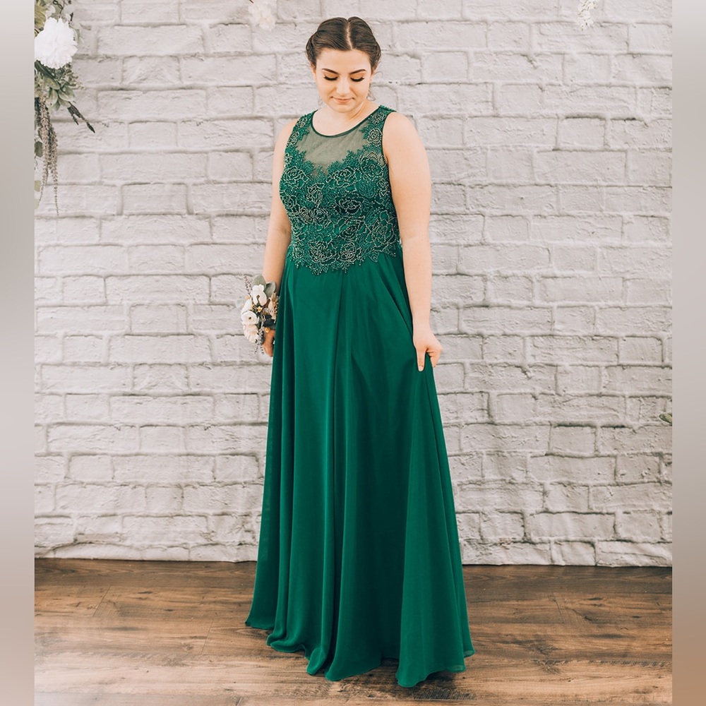 Green and gold chiffon gown with a beaded bodice- Dave and Johnny size 14